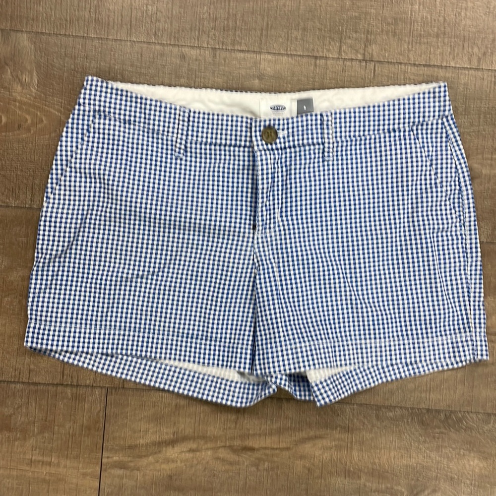 Old Navy shorts size 4